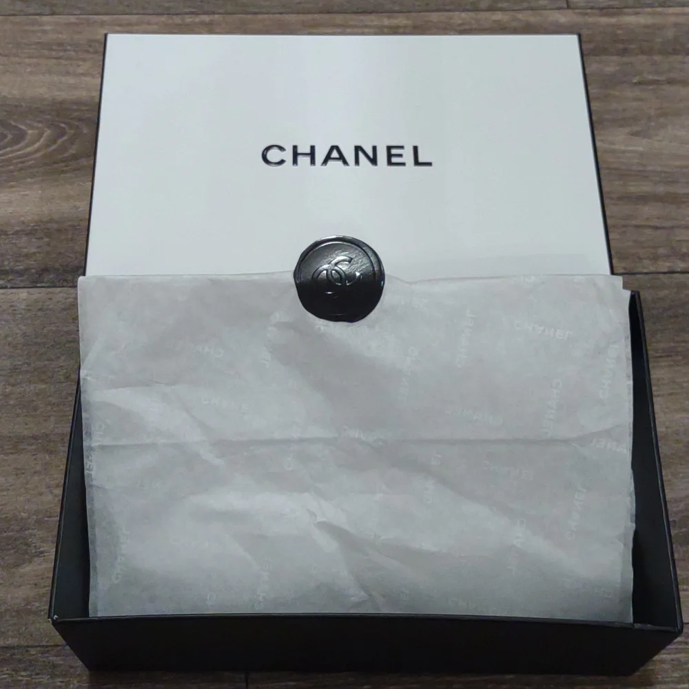 Authentic Chanel Gift box - Picture 7 of 10
